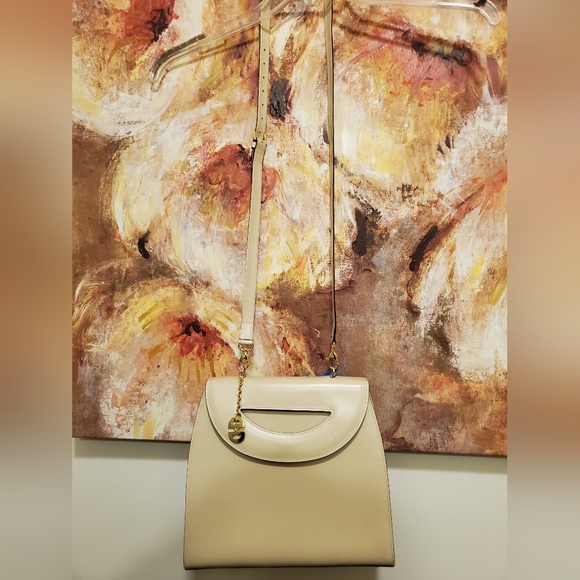 Celine Paris elegant leather bag with long strap and Celine charm - Picture 3 of 6